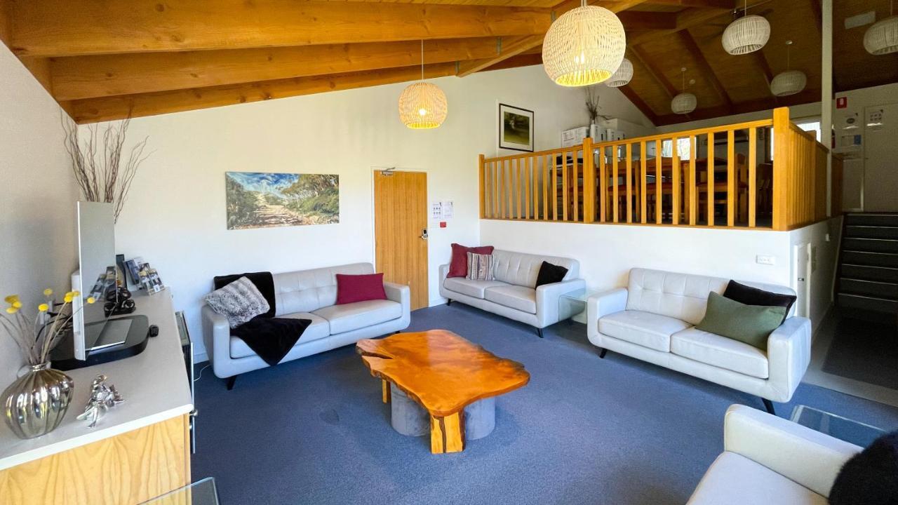Lodge Tanjil Creek