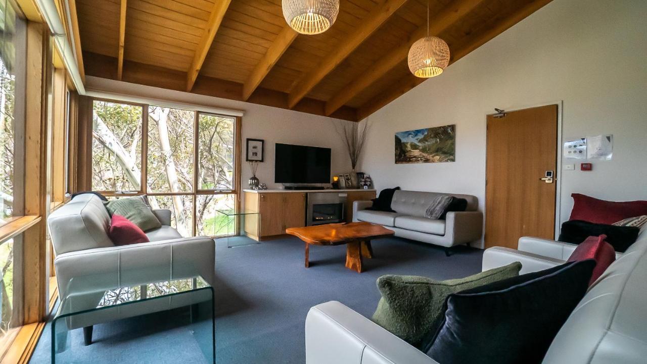 Tanjil Creek Lodge *